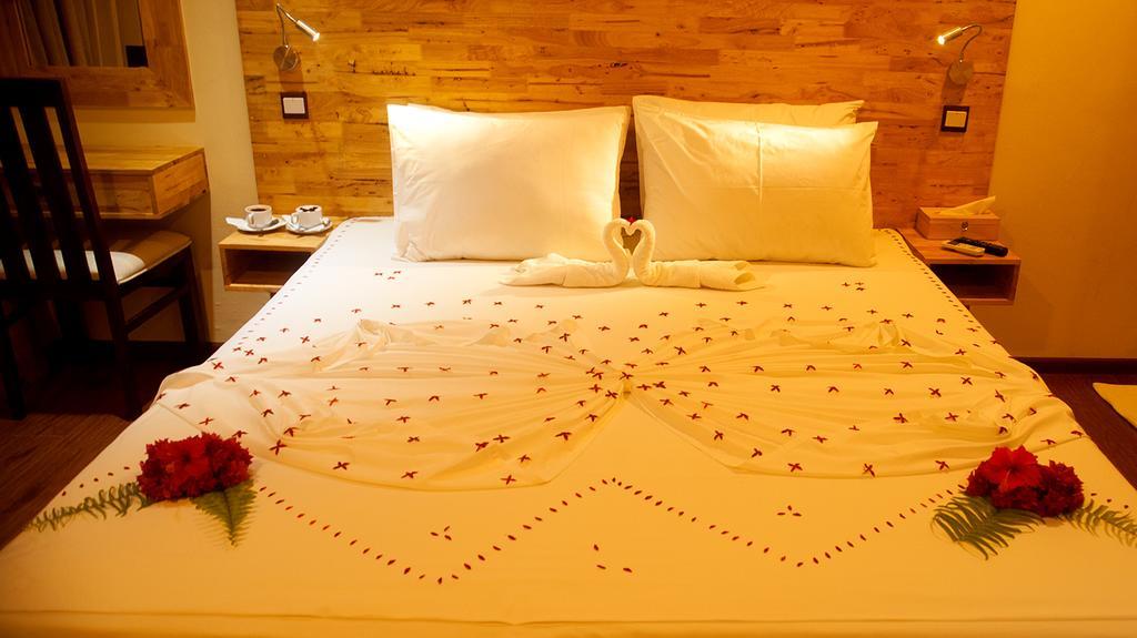 Hotel Narnia Maldives Maafushi Exterior foto