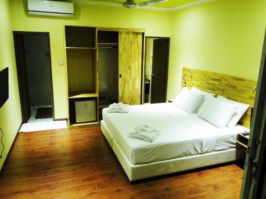 Hotel Narnia Maldives Maafushi Exterior foto